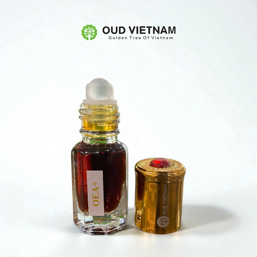 Oud Wood Essential oil Grade A – OEA+ (3ml) image 1
